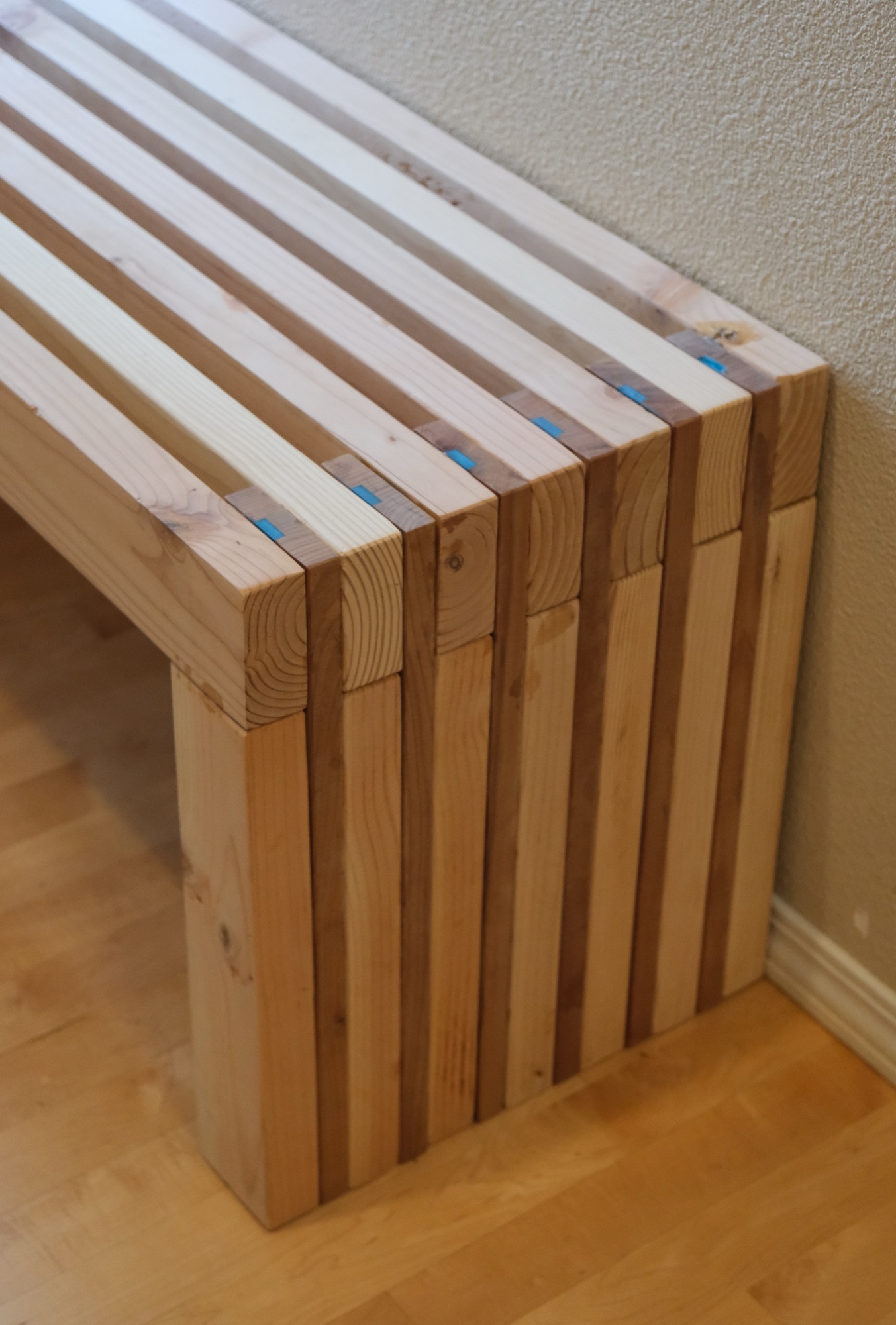 Bench — detail